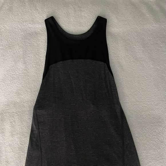 lululemon Clip-In Tank Size 6 - Picture 11 of 14